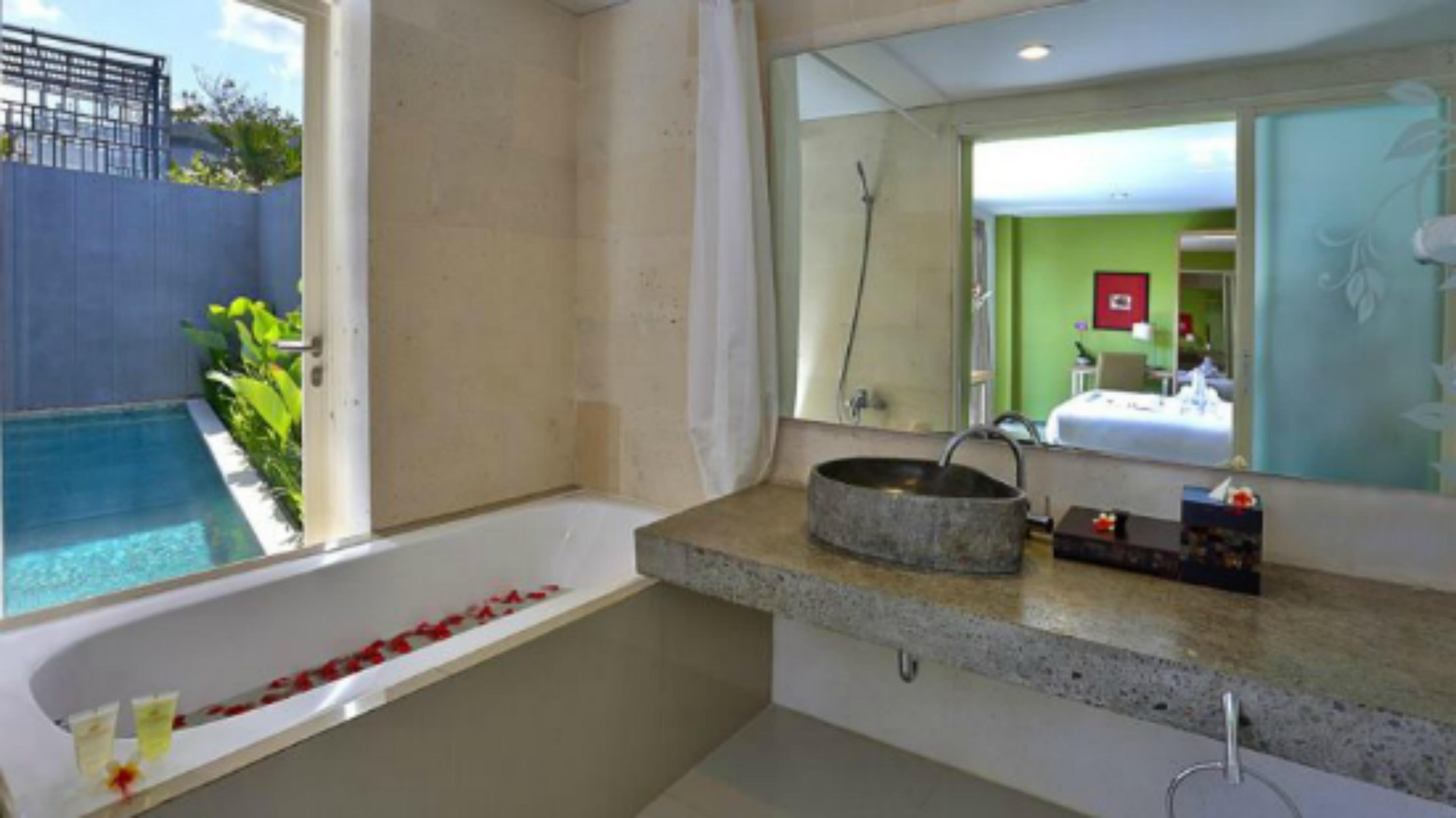 Garden Bay View Villa นูซาดูอา ภายนอก รูปภาพ